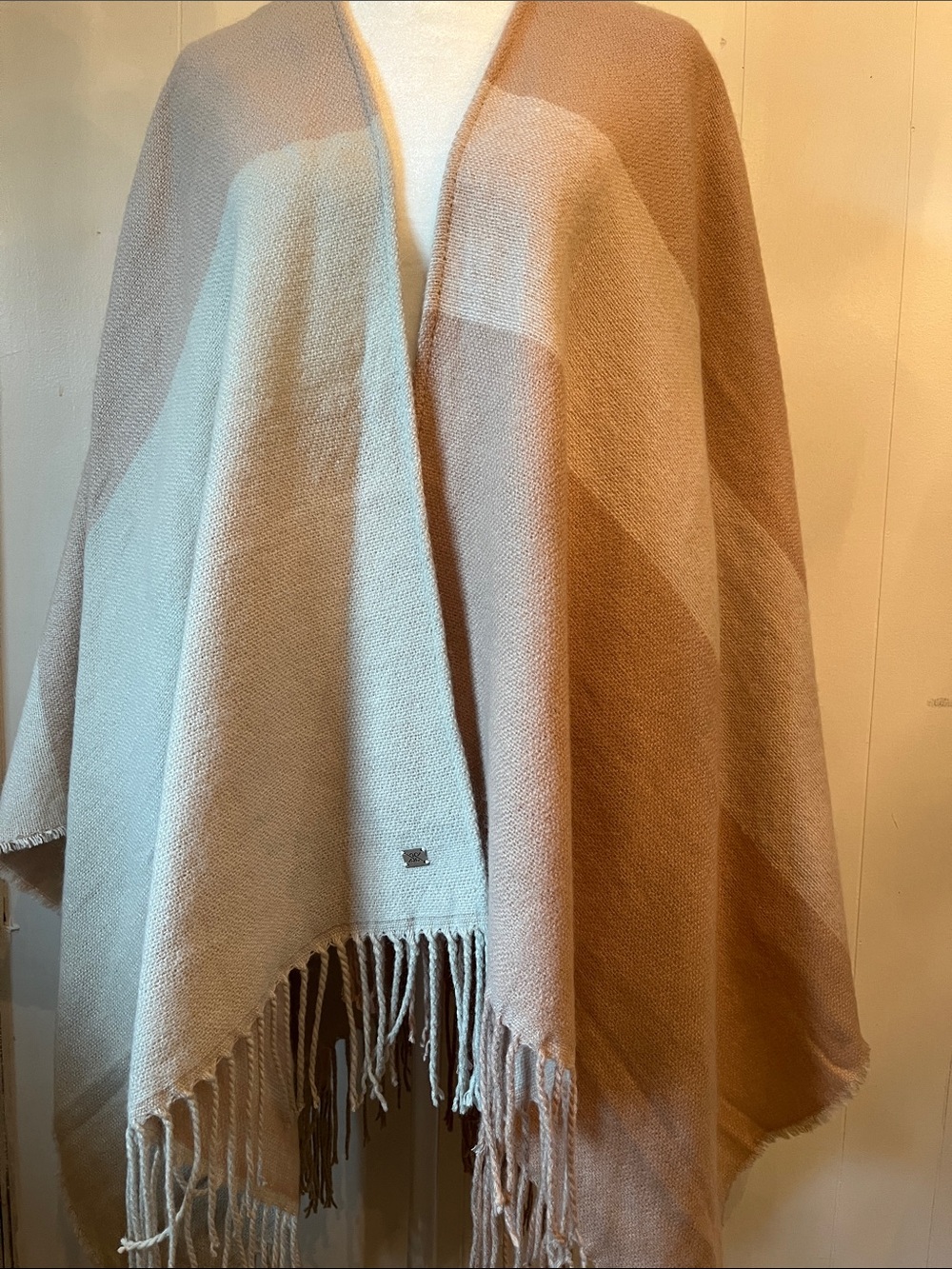 Soia & Kyo Two-Tone Beige and Cream Fringe Cape
